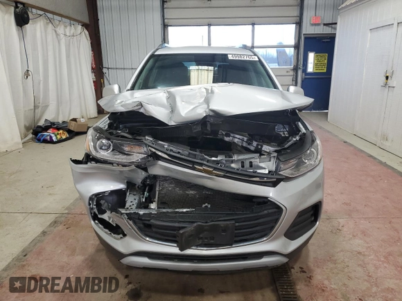 2020 Chevrolet Trax LT with VIN 3GNCJLSB9LL328526, listed as a Copart auction lot 49982765 with 39,560 mi miles and Salvage Title. Bid and sale history available at carsss.com. Image 5.