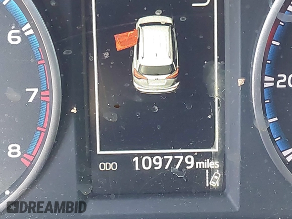 2018 Toyota RAV4 XLE z VIN 2T3WFREV2JW468231, wystawiony jako IAAI lot #42288978 z przebiegiem 109 779 mil mil oraz . Historia ofert i sprzedaży dostępna na DreamBid. Obrazek 16.