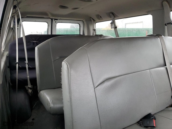 2014 Ford Econoline Wagon XL with VIN 1FBNE3BL8EDB20505, listed as a Copart auction lot 86013044 with 176,981 mi miles and Clean Title. Bid and sale history available at carsss.com. Image 11.