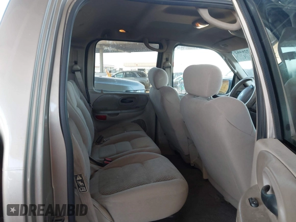 2003 Ford F-150 XLT with VIN 1FTRW07693KA29179, listed as a IAAI auction lot 41726462 with 191,365 mi miles. Bid and sale history available at carsss.com. Image 8.