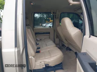 2010 Ford F-250 XL z VIN 1FTSW2AR4AEB11767, wystawiony jako IAAI lot #42490922 z przebiegiem 258 343 mil mil oraz . Historia ofert i sprzedaży dostępna na DreamBid. Obrazek 8.