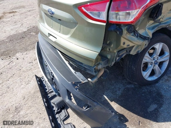 2013 Ford Escape SE with VIN 1FMCU9G92DUB27532, listed as a IAAI auction lot 41642561 with 142,499 mi miles. Bid and sale history available at carsss.com. Image 6.