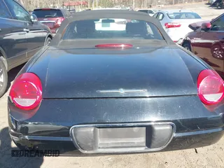2005 Ford Thunderbird Deluxe with VIN 1FAHP60A15Y105185, listed as a IAAI auction lot 41807862 with 1 mi miles. Bid and sale history available at carsss.com. Image 15.