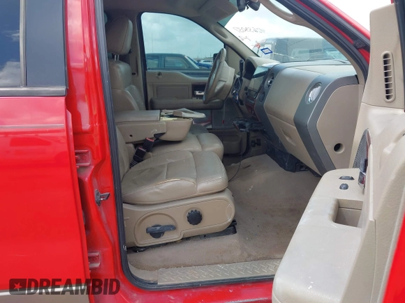2006 Ford F-150 XLT с VIN 1FTPW12V06KD44274, выставлен на аукционе IAAI как лот 42633037 с пробегом 298 345 миль миль и . История ставок и продаж доступна на DreamBid. Изображение 5.