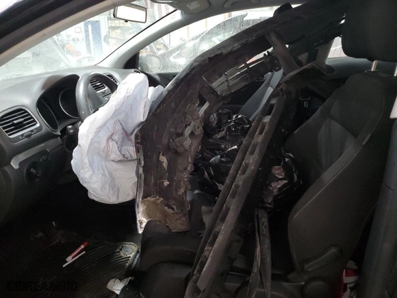 2010 Volkswagen Golf with VIN WVWBB7AJ1AW205473, listed as a Copart auction lot 88213325 with 0 mi miles and Salvage Title. Bid and sale history available at carsss.com. Image 7.