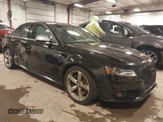 2011 Audi S4 Premium Plus z VIN WAUBGAFL4BA056609, wystawiony jako IAAI lot #41221310 z przebiegiem 145 992 mil mil oraz . Historia ofert i sprzedaży dostępna na DreamBid. Obrazek 1.