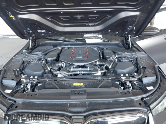2025 BMW 5 Series with VIN WBS83FK04SCU11874, listed as a IAAI auction lot 42543784 with 4,517 mi miles and . Bid and sale history available at DreamBid. Image 10.