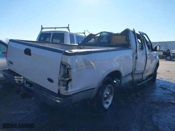 2000 Ford F-150 XL with VIN 1FTRX18L4YNB44821, listed as a IAAI auction lot 41218531 with 366,366 mi miles. Bid and sale history available at carsss.com. Image 4.