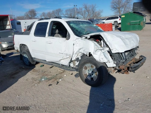 2010 Chevrolet Avalanche LT with VIN 3GNVKFE06AG280359, listed as a IAAI auction lot 41308118 with 221,405 mi miles. Bid and sale history available at carsss.com. Image 1.