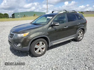 2013 Kia Sorento EX z VIN 5XYKU4A21DG328886, wystawiony jako Copart lot #60025485 z przebiegiem 280 768 mil mil oraz Czysty tytuł • Clean title. Historia ofert i sprzedaży dostępna na DreamBid. Obrazek 1.