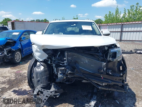 2024 Volkswagen Atlas SEL Premium R-Line with VIN 1V2FR2CAXRC582084, listed as a IAAI auction lot 42228600 with 20,389 mi miles and . Bid and sale history available at DreamBid. Image 6.