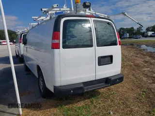 2016 GMC Savana Cargo z VIN 1GTW7AFF9G1194121, wystawiony jako IAAI lot #41978935 z przebiegiem 91 469 mil mil oraz . Historia ofert i sprzedaży dostępna na DreamBid. Obrazek 3.