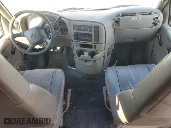 2001 Chevrolet Astro Cargo Van with VIN 1GCDM19W61B100497, listed as a Copart auction lot 48613535 with 152,885 mi miles and Clean Title. Bid and sale history available at carsss.com. Image 8.