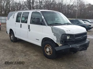 2006 Chevrolet Express Cargo Van with VIN 1GCGG25V361200965, listed as a IAAI auction lot 41732618 with 299,877 mi miles. Bid and sale history available at carsss.com. Image 1.
