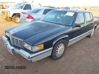 1992 Cadillac DeVille z VIN 1G6CD53B9N4283805, wystawiony jako IAAI lot #41957787 z przebiegiem 88 791 mil mil oraz . Historia ofert i sprzedaży dostępna na DreamBid. Obrazek 2.