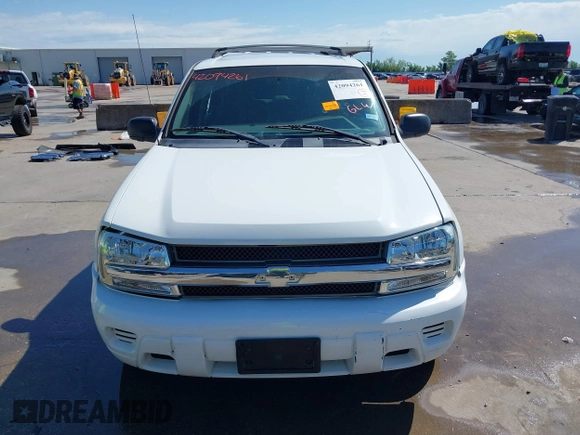 2004 Chevrolet TrailBlazer LT with VIN 1GNDS13S342361478, listed as a IAAI auction lot 42094261 with 298,130 mi miles and . Bid and sale history available at DreamBid. Image 12.