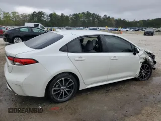 2020 Toyota Corolla LE with VIN JTDEPRAE2LJ074776, listed as a Copart auction lot 51299875 with 68,041 mi miles and Clean Title. Bid and sale history available at carsss.com. Image 3.