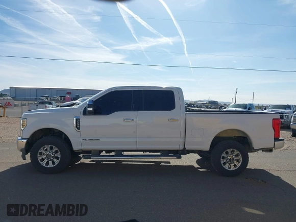 2019 Ford F-250 XL z VIN 1FT7W2BT0KED54168, wystawiony jako IAAI lot #42072597 z przebiegiem 303 604 mil mil oraz . Historia ofert i sprzedaży dostępna na DreamBid. Obrazek 14.
