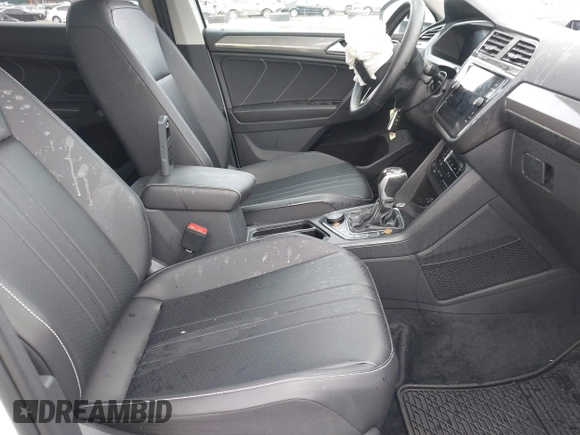 2022 Volkswagen Tiguan SE z VIN 3VV2B7AX8NM109450, wystawiony jako IAAI lot #42248707 z przebiegiem 18 603 mil mil oraz . Historia ofert i sprzedaży dostępna na DreamBid. Obrazek 5.