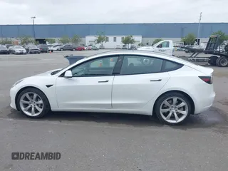 2023 Tesla Model 3 z VIN 5YJ3E1EA8PF437584, wystawiony jako IAAI lot #42112679 z przebiegiem 52 574 mil mil oraz . Historia ofert i sprzedaży dostępna na DreamBid. Obrazek 14.
