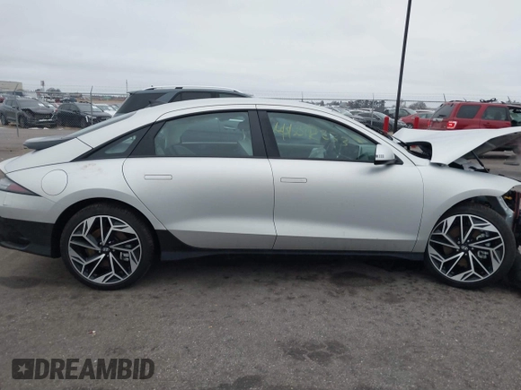 2024 Hyundai Ioniq 6 SEL z VIN KMHM34AC1RA063734, wystawiony jako IAAI lot #41222335 z przebiegiem 3 389 mil mil oraz . Historia ofert i sprzedaży dostępna na DreamBid. Obrazek 14.