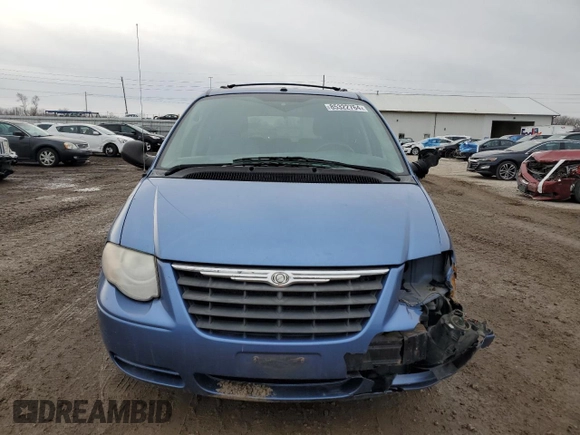 2007 Chrysler Town & Country LWB Touring with VIN 2A4GP54L27R207804, listed as a Copart auction lot 85322764 with 218,282 mi miles and Salvage Title. Bid and sale history available at carsss.com. Image 5.