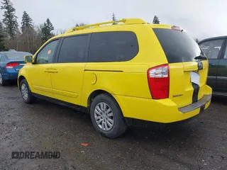 2008 Kia Sedona LX with VIN KNDMB233986206827, listed as a IAAI auction lot 41494022 with 365,699 mi miles. Bid and sale history available at carsss.com. Image 3.