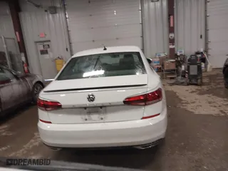 2020 Volkswagen Passat 2.0T R-Line with VIN 1VWMA7A37LC021086, listed as a IAAI auction lot 41290058 with 71,555 mi miles. Bid and sale history available at carsss.com. Image 16.
