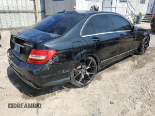 2014 Mercedes-Benz C 250 Sport with VIN WDDGF4HB1EG239197, listed as a Copart auction lot 60132695 with 88,813 mi miles and Clean title. Bid and sale history available at DreamBid. Image 3.