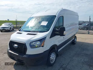 2023 Ford Transit z VIN 1FTBW9CG7PKB84159, wystawiony jako IAAI lot #42772115 z przebiegiem 6 945 mil mil oraz . Historia ofert i sprzedaży dostępna na DreamBid. Obrazek 17.