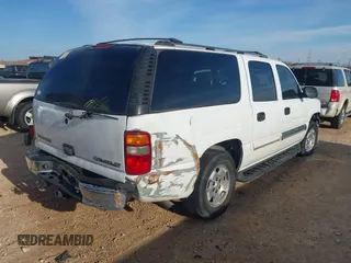2003 Chevrolet Suburban LT with VIN 3GNEC16ZX3G322144, listed as a IAAI auction lot 41439053 with 239,789 mi miles. Bid and sale history available at carsss.com. Image 4.