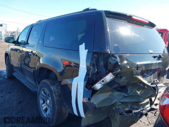 2013 GMC Yukon XL SLT with VIN 1GKS2KE71DR348271, listed as a IAAI auction lot 41388489 with 261,334 mi miles. Bid and sale history available at carsss.com. Image 3.