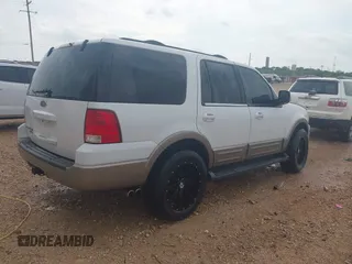 2003 Ford Expedition Eddie Bauer z VIN 1FMFU18L73LA67177, wystawiony jako IAAI lot #42137354 z przebiegiem 189 359 mil mil oraz . Historia ofert i sprzedaży dostępna na DreamBid. Obrazek 4.