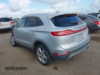 2015 Lincoln MKC z VIN 5LMCJ1A91FUJ13477, wystawiony jako IAAI lot #42042457 z przebiegiem 134 046 mil mil oraz . Historia ofert i sprzedaży dostępna na DreamBid. Obrazek 3.