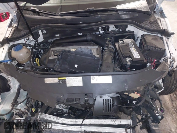 2014 Volkswagen CC Lux with VIN WVWRP7AN9EE519502, listed as a IAAI auction lot 41458158 with 85,988 mi miles. Bid and sale history available at carsss.com. Image 10.