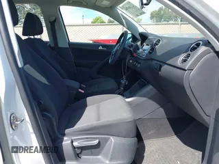 2012 Volkswagen Tiguan SE z VIN WVGAV7AX2CW522958, wystawiony jako IAAI lot #42516794 z przebiegiem 107 144 mil mil oraz . Historia ofert i sprzedaży dostępna na DreamBid. Obrazek 5.