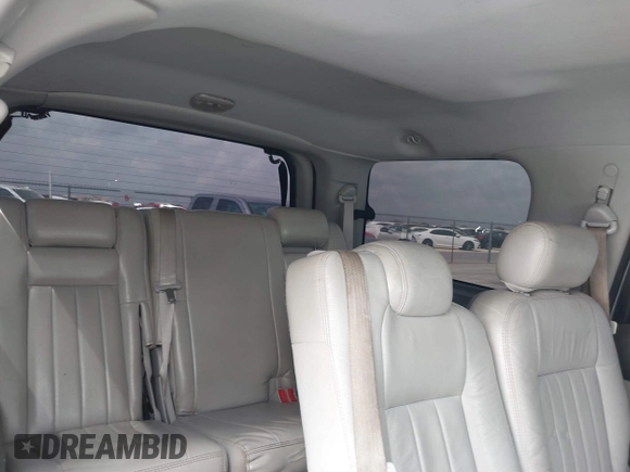 2005 Lincoln Navigator Luxury z VIN 5LMFU27505LJ13960, wystawiony jako IAAI lot #41893770 z przebiegiem Nie podano mil oraz . Historia ofert i sprzedaży dostępna na DreamBid. Obrazek 8.
