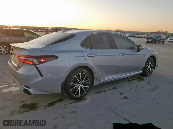 2024 Toyota Camry SE with VIN 4T1G11AK4RU893633, listed as a Copart auction lot 48222595 with 8,132 mi miles and Salvage Title. Bid and sale history available at carsss.com. Image 3.