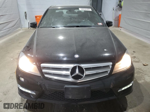 2013 Mercedes-Benz C 300 Sport z VIN WDDGF8AB3DR282363, wystawiony jako Copart lot #58652485 z przebiegiem 126 555 mil mil oraz Szkoda całkowita • Salvage title. Historia ofert i sprzedaży dostępna na DreamBid. Obrazek 5.