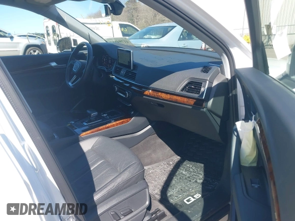 2018 Audi Q5 Premium Plus with VIN WA1BNAFY2J2082584, listed as a IAAI auction lot 41794887 with 53,877 mi miles. Bid and sale history available at carsss.com. Image 5.