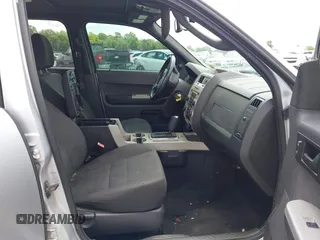 2011 Ford Escape XLT с VIN 1FMCU9D72BKC01477, выставлен на аукционе IAAI как лот 42702010 с пробегом 225 814 миль миль и . История ставок и продаж доступна на DreamBid. Изображение 5.