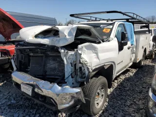 2022 Chevrolet Silverado 1500 with VIN 1GC2WLE7XNF219440, listed as a Copart auction lot 49656895 with 128,138 mi miles and Salvage Title. Bid and sale history available at DreamBid. Image 1.