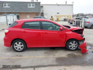 2009 Toyota Matrix S with VIN 2T1LE40E49C009417, listed as a IAAI auction lot 41469027 with 86,212 mi miles. Bid and sale history available at carsss.com. Image 13.