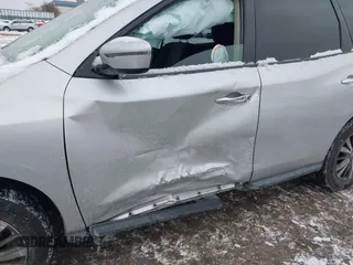 2017 Nissan Pathfinder SV z VIN 5N1DR2MN2HC687013, wystawiony jako IAAI lot #41362733 z przebiegiem 129 832 mil mil oraz . Historia ofert i sprzedaży dostępna na DreamBid. Obrazek 6.