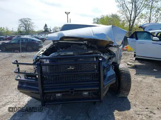 2006 Ford F-250 XL z VIN 1FTSW21P96EB85059, wystawiony jako IAAI lot #42202995 z przebiegiem 161 675 mil mil oraz . Historia ofert i sprzedaży dostępna na DreamBid. Obrazek 12.