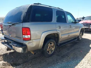 2002 Chevrolet Tahoe LT with VIN 1GNEC13ZX2J342136, listed as a IAAI auction lot 41826201 with 289,613 mi miles. Bid and sale history available at carsss.com. Image 4.