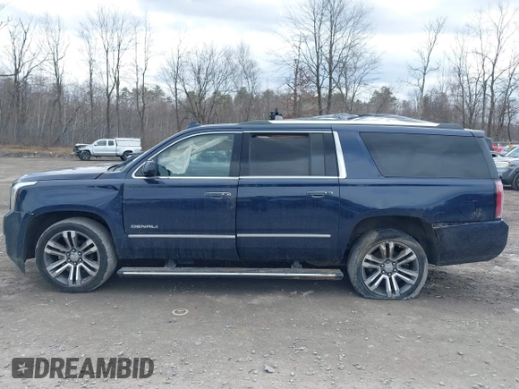 2020 GMC Yukon XL Denali with VIN 1GKS2HKJ3LR177072, listed as a IAAI auction lot 41879461 with 102,971 mi miles. Bid and sale history available at carsss.com. Image 13.