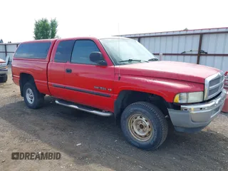 2001 Dodge 1500 z VIN 3B7HF13Z81M584454, wystawiony jako IAAI lot #42477065 z przebiegiem 97 953 mil mil oraz . Historia ofert i sprzedaży dostępna na DreamBid. Obrazek 1.