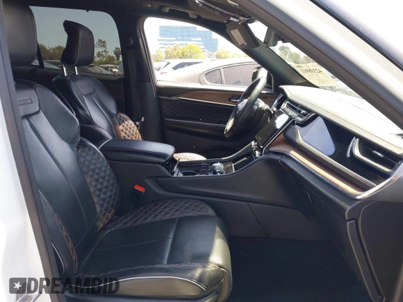 2023 Jeep Grand Cherokee Summit Reserve with VIN 1C4RJYE68P8787968, listed as a IAAI auction lot 42338911 with 28,652 mi miles and . Bid and sale history available at DreamBid. Image 5.