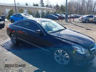 2014 Mercedes-Benz E-Class E 350 with VIN WDDKJ8JB6EF267836, listed as a IAAI auction lot 41732645 with 90,227 mi miles. Bid and sale history available at carsss.com. Image 1.